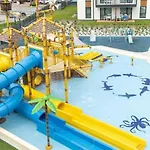 In Mi Dzyzdroje With Swimming Pool Misdroy