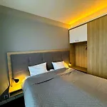 In Mi Dzyzdroje With Swimming Pool Apartment Misdroy