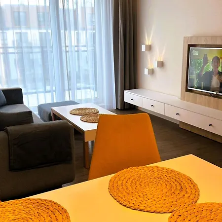Apartment In Mi Dzyzdroje With Swimming Pool Misdroy