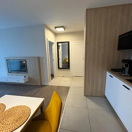 In Mi Dzyzdroje With Swimming Pool And Apartament *