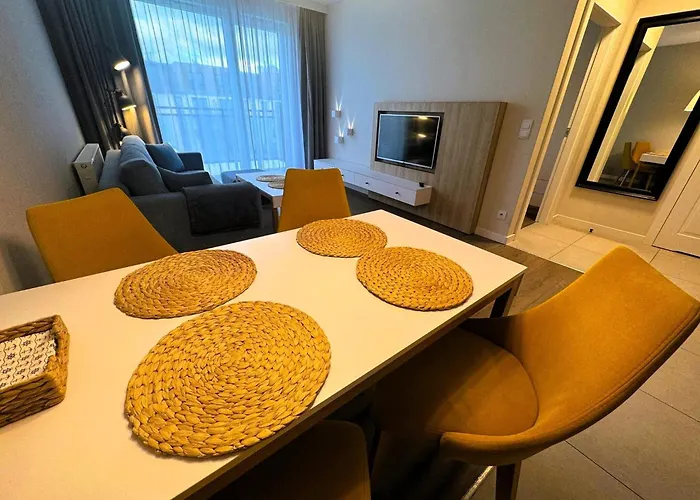 Lägenhet In Mi Dzyzdroje With Swimming Pool And *